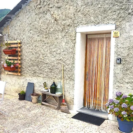 Appartement Escape To Tranquility In Tiny Woodland House *