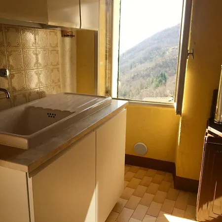 Escape To Tranquility In Tiny Woodland House Apartment *